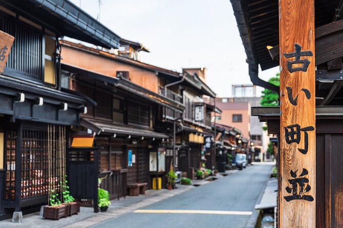 2-Day Bus Tour to Shirakawago & Hida No Sato Winter Illumination - Day 2 Starts at Miyagawa Morning Market: Food, Souvenirs, People-Watching