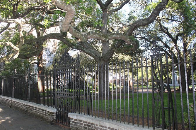 90-Minute Charleston City Sightseeing Bus Tour - White Point Garden and the Battery endcap: views plus a breather