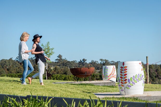 Adelaide Hills & Hahndorf Hop-On Hop-Off Wine Tour - Guides, Comfort, and the Small-Group Advantage