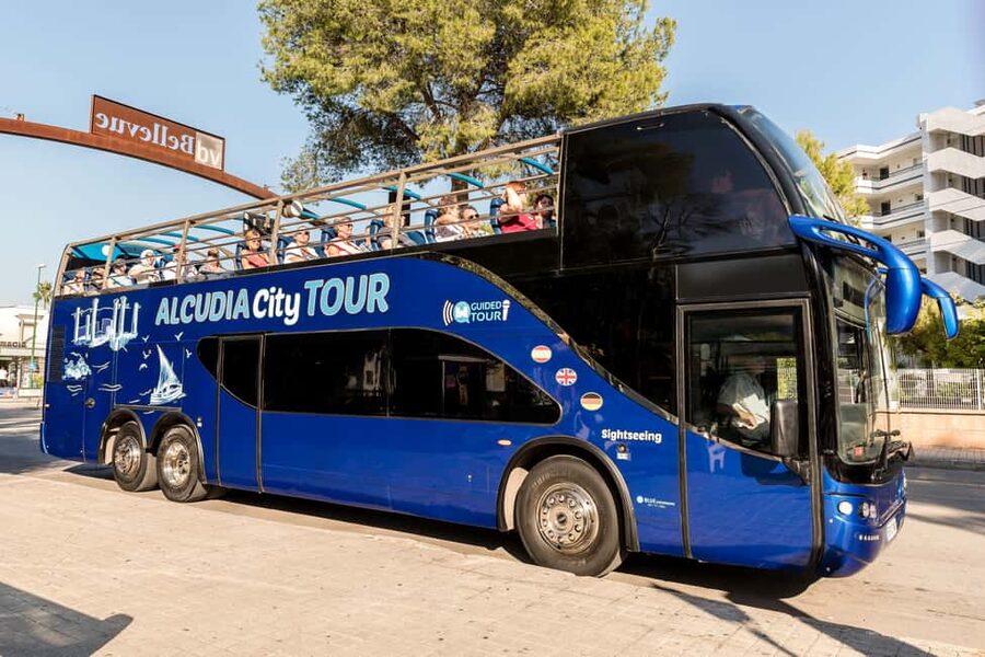 Alcudia: ALCUDIA City TOUR Open Top Bus, open-top bus tour - Entering Alcudia by bus in 100 minutes
