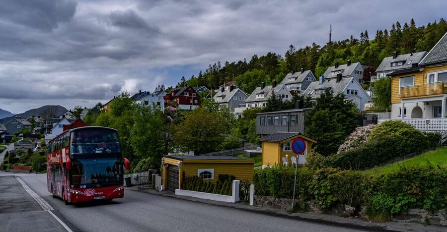 Alesund: City Sightseeing Hop-On Hop-Off Bus Tour - Alesund after the 1904 fire: why this city looks the way it does