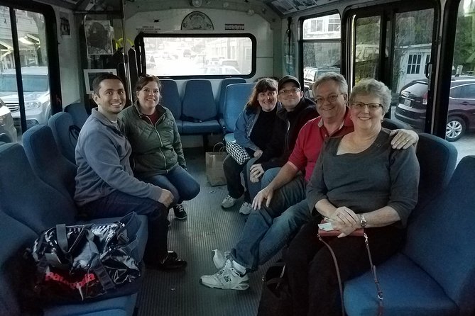 All Island Bus Tour - Along the route: photo breaks, quick stops, and shopping time