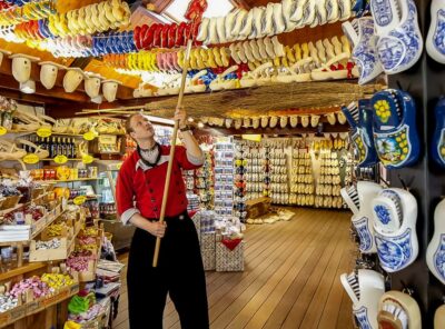 Amsterdam: Zaanse Schans, Edam, Volendam & Marken Bus Tour - The Wooden Shoe Factory and Clog Demonstration