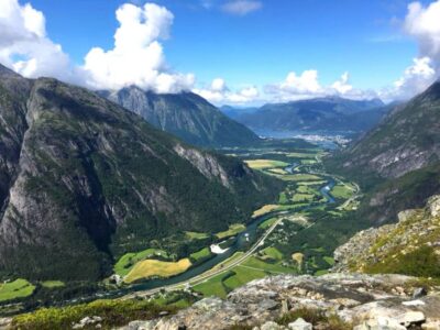 Åndalsnes - Trollstigen & Trollwall Audio Guid Bus Tour - The “Voice of Norway” audio guide setup (and how to use it well)