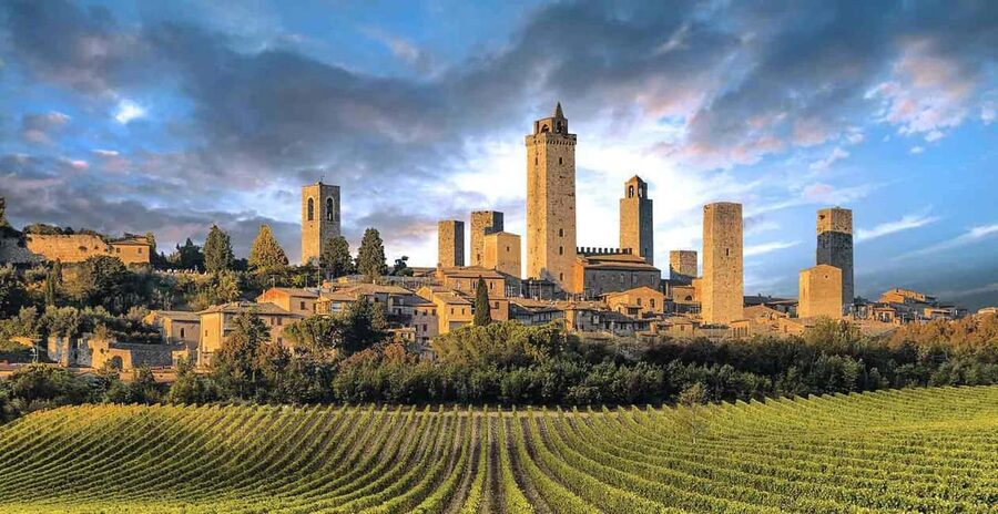 ANTI-BUS TOUR! By van: San Gimignano & Chianti Wine - Anti-bus Tuscany: what “small and slow” feels like from Florence