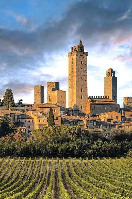 ANTI-BUS TOUR! By van: San Gimignano & Chianti Wine - San Gimignano: main-tower entry, Casa Campatelli, and sunset time