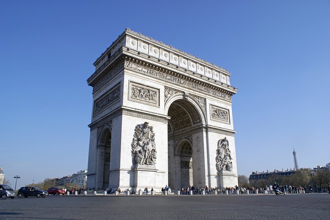 Arc de Triomphe, Hop-On Hop-Off Bus and optional River Cruise - Big Bus 24-hour freedom from 15 stops and two routes