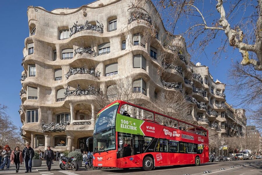 Barcelona: 24 or 48-Hour Hop-On Hop-Off Bus Tour - Timing That Fits Your Real Schedule: Winter vs Summer Last Departures