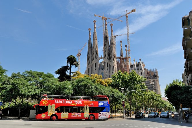 Barcelona City Hop On Hop Off and FC Barcelona Immersive Tour - How This Hop-On Hop-Off + Barça Museum Combo Fits Real Life
