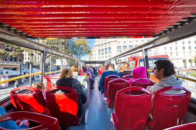 Barcelona City Tour Hop-On Hop-Off and Aquarium - Practical tips to make the most of the routes