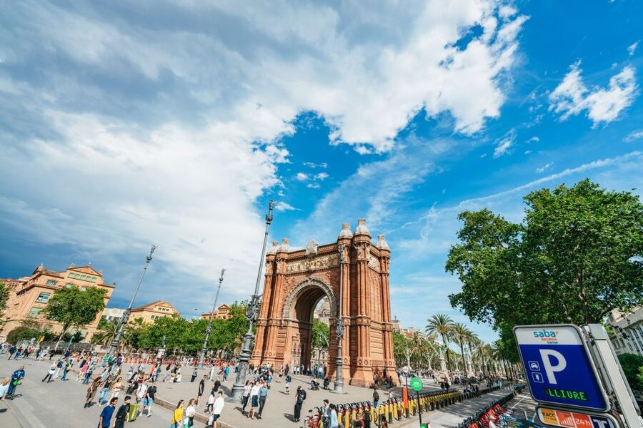 Barcelona Hop-On Hop-Off Bus and FC Barcelona Immersive Tour - Should you book this Barcelona combo tour?