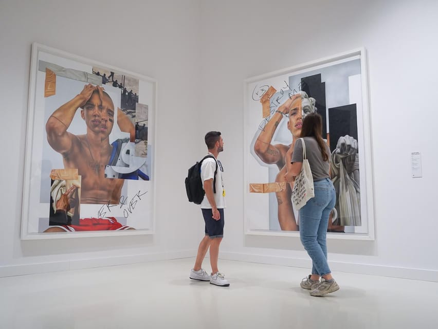 Barcelona: Hop-On Hop-Off Bus and Moco Museum Ticket - Key things to know before you go