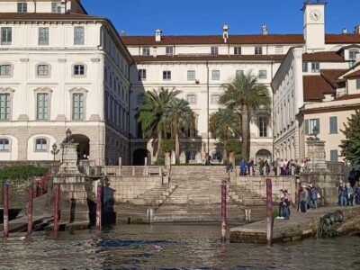 Baveno: Tour Hop-on Hop-off Isola Bella e Isola Pescatori - Finding Summer Boats at Piazza IV Novembre in Bavenno