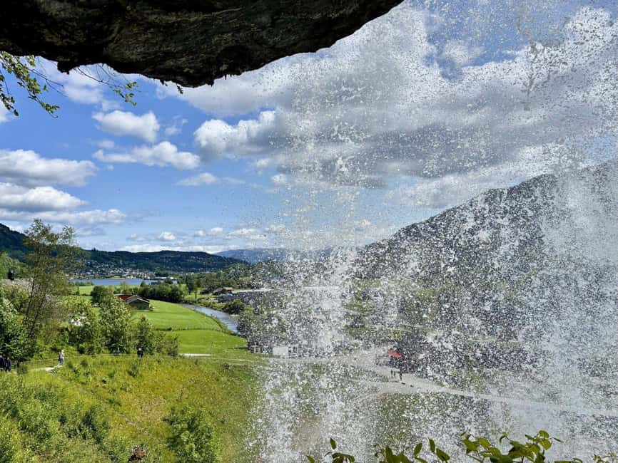 Bergen: Hardangerfjord & Waterfalls Bus Tour with Apple Pie - Kvamskogen and the Fjord Drive: Scenic View Stops That Keep You Oriented