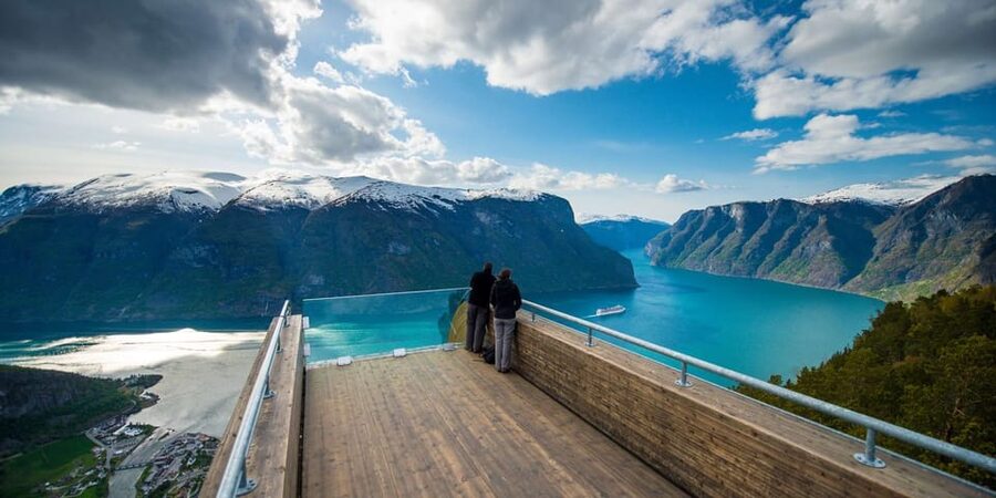 Bergen: Nærøyfjorden, Flåm, and Stegastein Guided Bus Tour - From Bergen’s Strandkaien to waterfall-first momentum