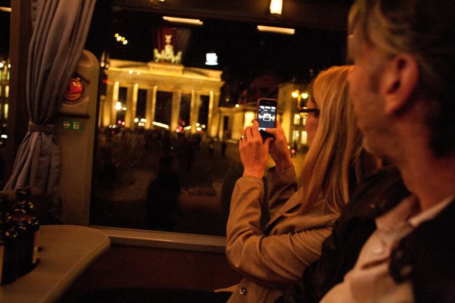 Berlin: 1.5-Hour Comedy Bus Tour in German - The German stand-up experience: who it suits best