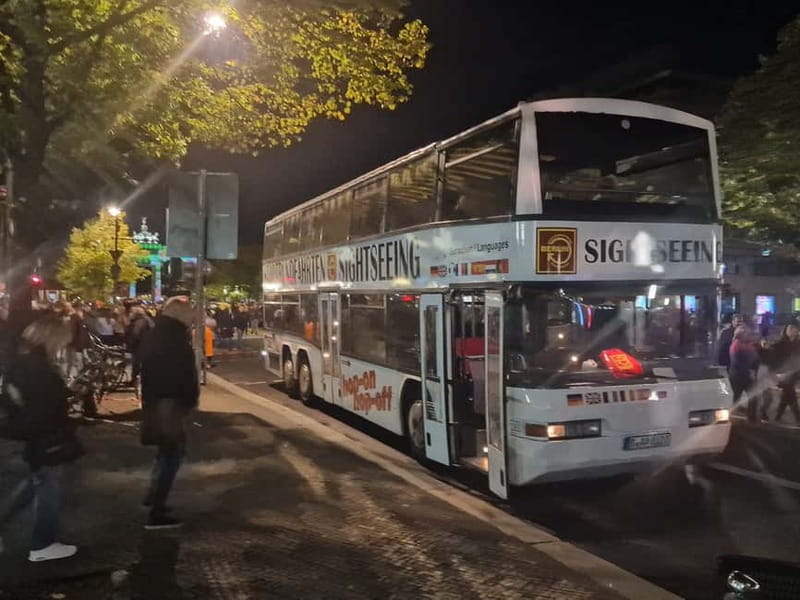 Berlin: Bus Tour by Night with Live Commentary - Kurfürstendamm to Tiergarten: the first illuminated impression