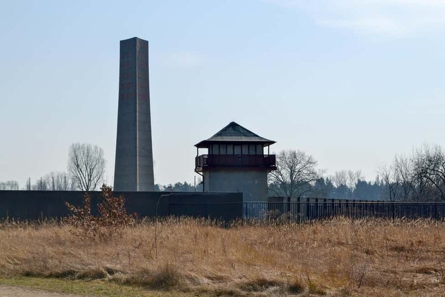 Berlin: Bus Tour to Sachsenhausen, East Side Gallery, & Berlin Story Bunker - Berlin Story Bunker: the last stop that ties the timeline together