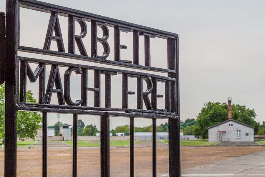 Berlin: Bus Tour to Sachsenhausen, East Side Gallery, & Berlin Story Bunker - Meeting at Alexanderplatz and riding the air-conditioned bus