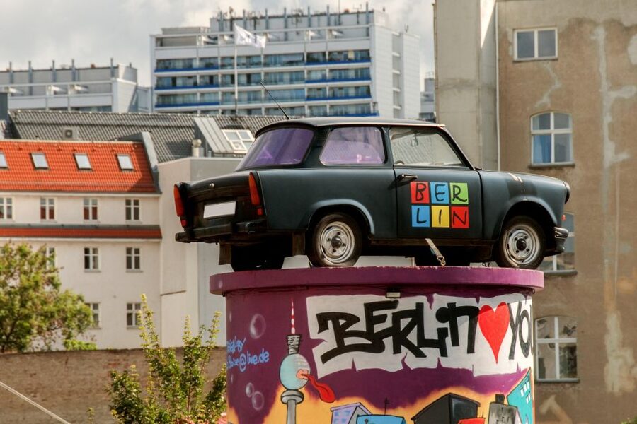 Berlin: City Sightseeing Hop-On Hop-Off Bus Tour - Why a hop-on hop-off bus works so well in Berlin