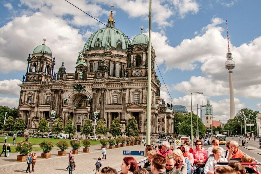 Berlin: City Sightseeing Hop-On Hop-Off Bus Tour - Trendy East Berlin & Wall Route: Mauerpark, Karl-Marx-Allee, and the East Side Gallery