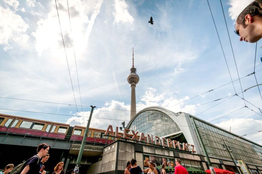 Berlin: East and West Hop-On Hop-Off Bus Tour - Winter Mulled Wine at Brandenburg Gate (and When to Plan It)