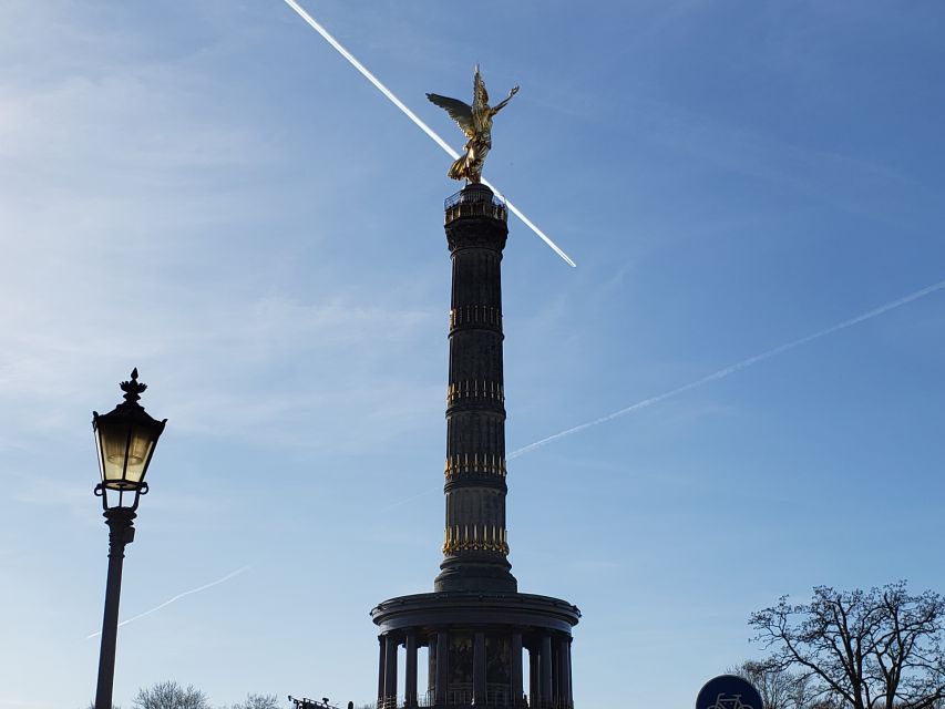 Berlin: Highlights of the City - a Private Bus Tour - Museum Island and Under den Linden: Turning Sights Into a Sense of Place