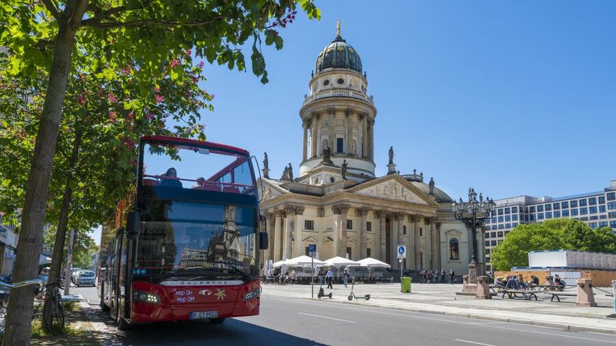 Berlin: Hop-On Hop-Off Bus and Icebar Ticket Combo - Icebar Berlin entry timing: your time slot is your entrance time