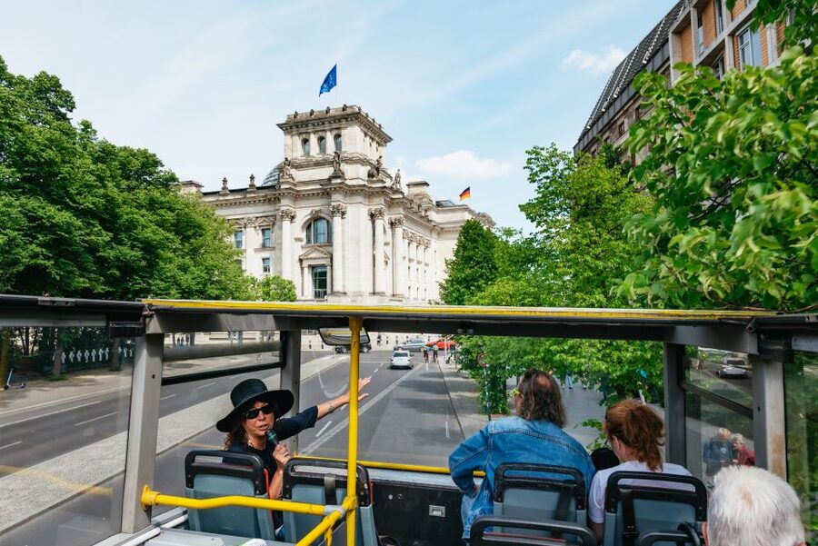 Berlin: Hop-on Hop-off Bus Tour with Live Commentary - Your route, stop by stop: what to expect and what to watch for