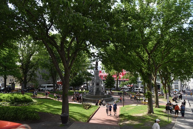 Best of Quebec City: Panoramic Bus Tour with Local Guide - Lower Town and port views: seeing the whole city in motion