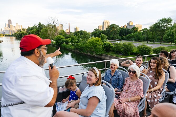 Big Bus Chicago: Sunset Tour by Open-Top Bus with Live Guide - Live guide style: how narration changes the ride