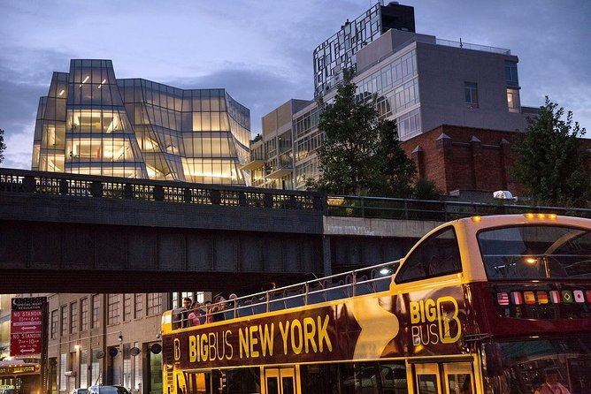 Big Bus New York: Sightseeing Night Tour by Open-top Bus - The guide experience: live English narration and real personality