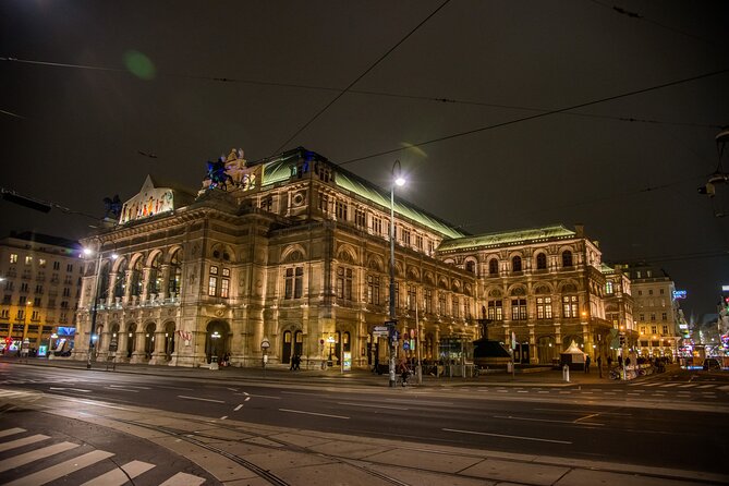 Big Bus Panoramic Live-Guided Evening Tour - Domed Cathedral Views: The 32.5-Meter Platform and Frescoes