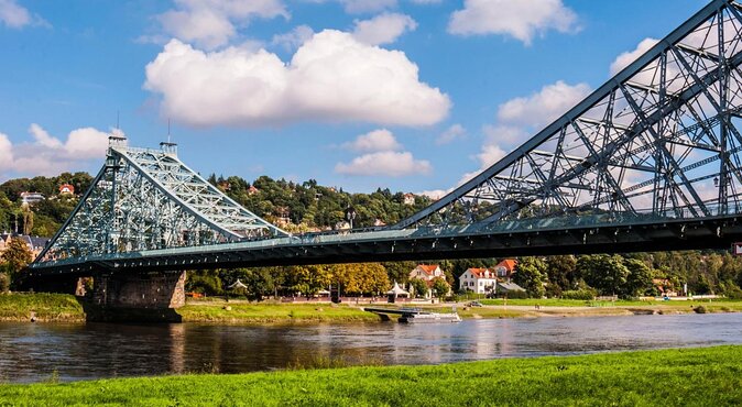 Big city tour hop on hop off 22 stops - Key highlights you’ll feel on the route