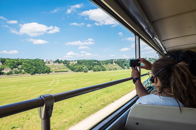 Big city tour hop on hop off 22 stops - English audio in the real world: how to avoid sound trouble