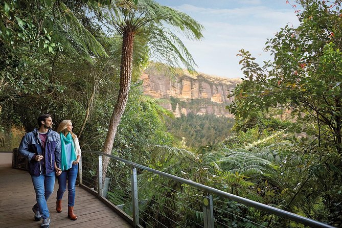 Blue Mountains Hop On Hop Off Tour - Waterfalls, Gardens, Art, and Trailheads: Using the Guidebook Like a Local