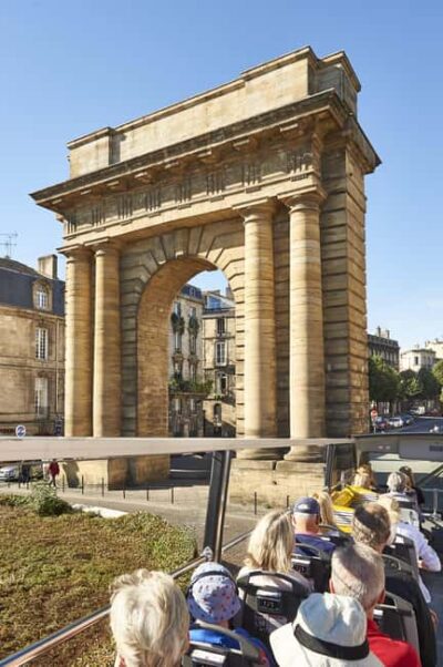 Bordeaux : 1 or 2 day Hop-on Hop-off visit - Getting On: Quinconces Meeting Point and Real Time Planning