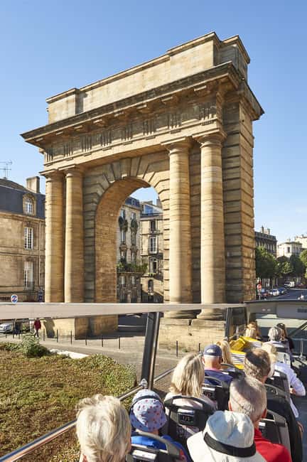 Bordeaux : 1 or 2 day Hop-on Hop-off visit - Getting On: Quinconces Meeting Point and Real Time Planning