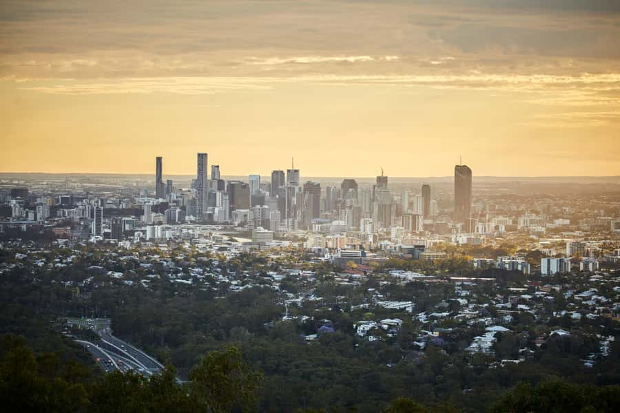 Brisbane Bus Tour: City highlights | Small group | Snack - Story Bridge to New Farm Park: Crossing the Icon and Unwinding by the Water