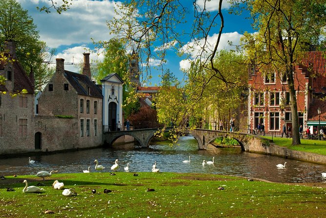 Bruges bus tour from Amsterdam - The Spanish Guide Factor (and Why It Matters More Than You Think)