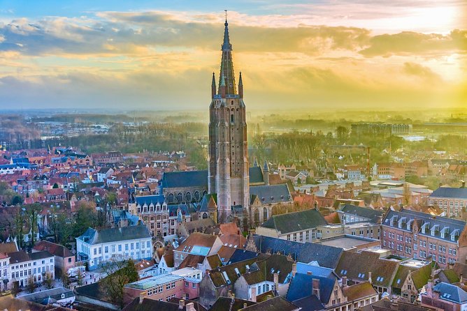 Bruges bus tour from Brussels - Getting briefings on the go: Spanish guide plus radio headphones