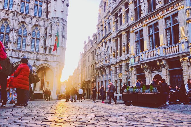 Brussels Highlights Walking and Bus Tour w/ Waffle - How the walking-and-bus rhythm actually works