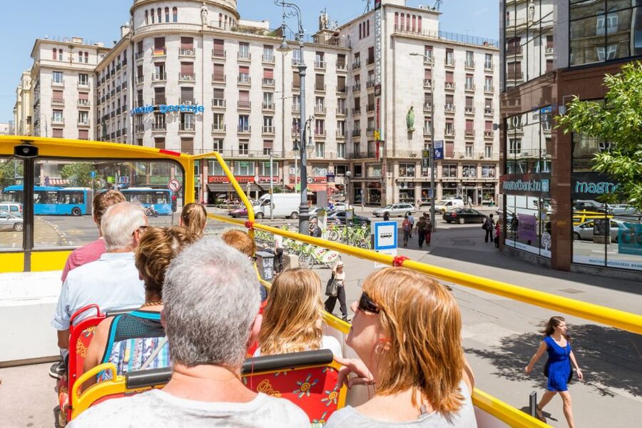 Budapest: City Sightseeing Hop-On Hop-Off Bus Tour & Extras - Practical tips to make the bus smoother (especially in busy seasons)