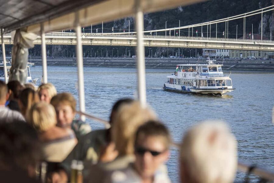 Budapest: Daytime Hop-on Hop-off Cruise with Welcome Drink - Danube Views in 75 Minutes: What This Cruise Really Gives You