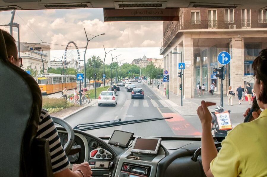 Budapest: Floating Bus Tour by Land and Water - Meeting at Széchenyi István Square: Easy to Find, No Hotel Pickup