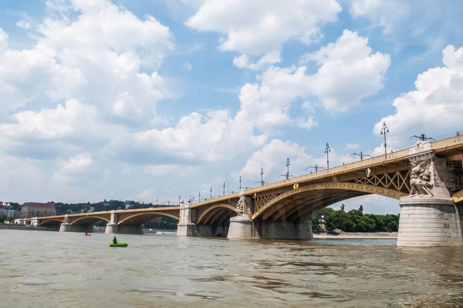 Budapest: Floating Bus Tour by Land and Water - Photo Tips From Land and Water (Without Being That Person)