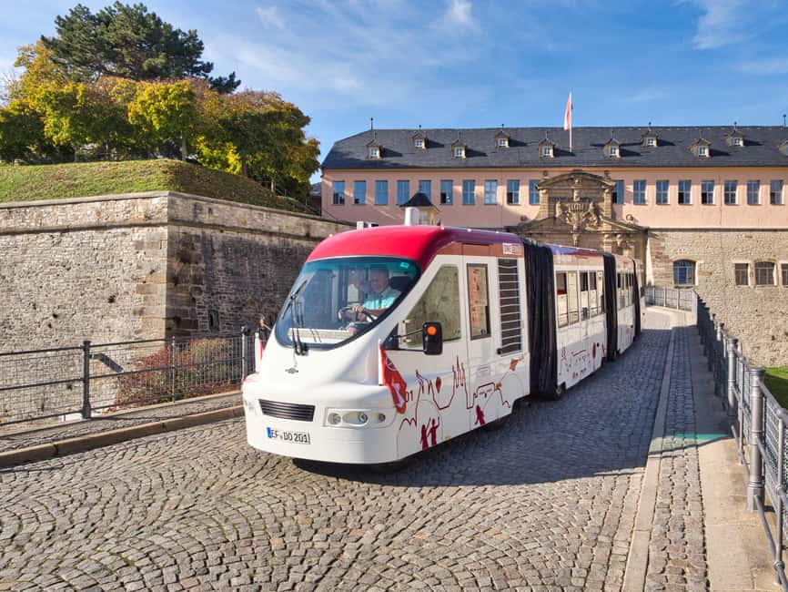 Bus tour through Erfurt's old town - Benediktsplatz to Merchants’ Bridge: old-town structure in motion