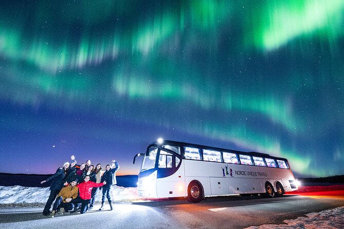 Bus Tour with Hunting Northern Lights - Why the “Hunting” Format Beats a One-Spot Plan