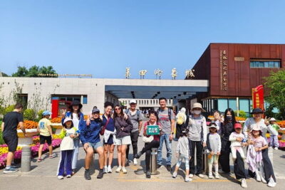 BusDa-Mutianyu Great Wall & Summer Palace Full-Day Group Tour - Getting to Mutianyu: The Green Vest Meet-Up and Shuttle Plan