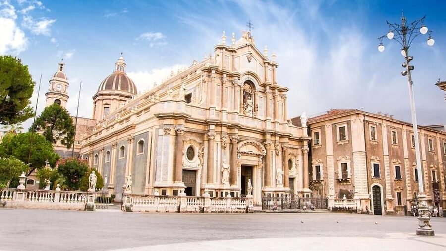 Catania: Hop-On Hop-Off Bus to Acicastello and Acitrezza - Acitrezza and the Faraglioni: why this stop is the reason many people book